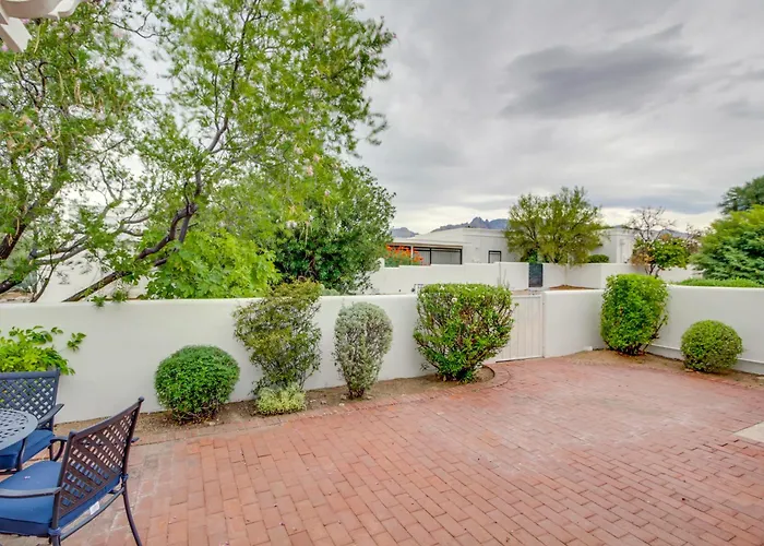 Townhome W/ Shared Pool In 55 + Community!