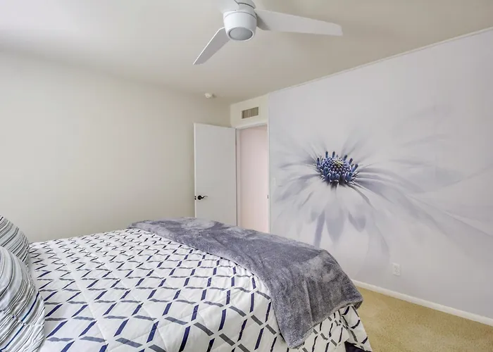 Holiday home Townhome W/ Shared Pool In 55 + Community!
