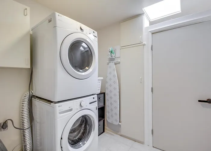 Townhome W/ Shared Pool In 55 + Community!