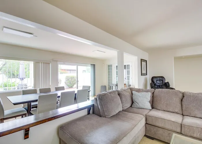 Townhome W/ Shared Pool In 55 + Community! Holiday home